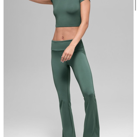 Alo yoga green Flared yoga pants - Picture 2 of 3